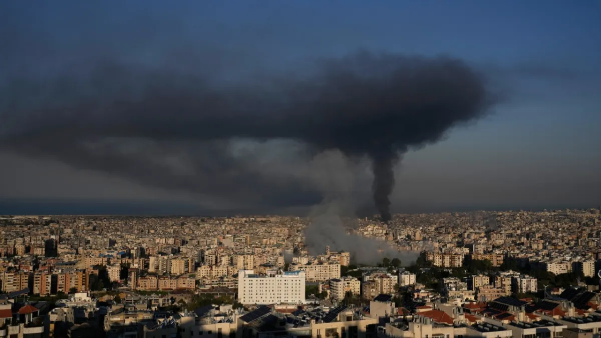 According to a US intelligence report, the Iranian government is not in danger of falling apart after two weeks of war.